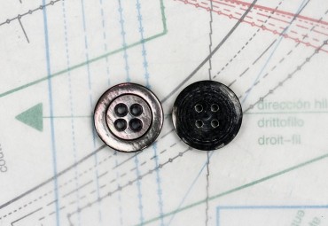 bouton en nacre, 1 lot 8 pièces