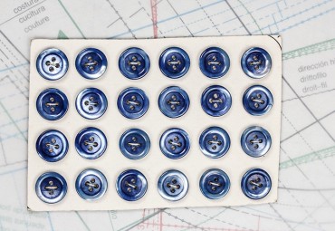 bouton en nacre, 1 plaque 24 boutons