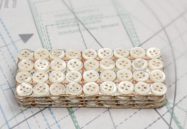 bouton en nacre, 1 lot de 4 plaques de 36 boutons