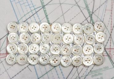 bouton en nacre, 1 plaque 36 boutons