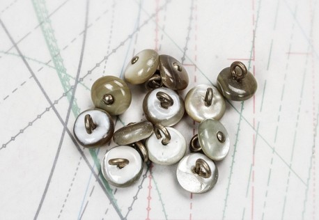 bouton en nacre, 1 lot 8 pièces