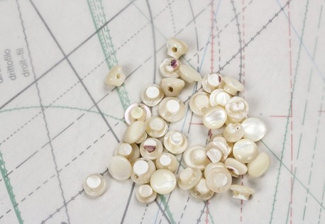 bouton en nacre, 1 lot 28 pièces
