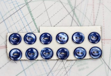 bouton en nacre, 1 plaque 12 boutons