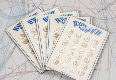 bouton en nacre, 1 plaque 24 boutons