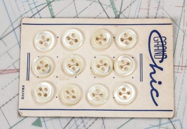 bouton en nacre, 1 plaque 12 boutons