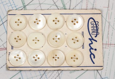 bouton en nacre, 1 plaque 12 boutons