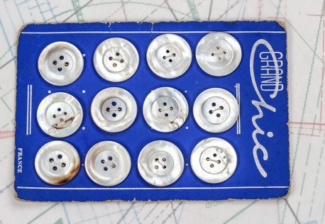 bouton en nacre, 1 plaque 12 boutons