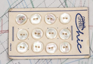 bouton en nacre, 1 plaque 12 boutons
