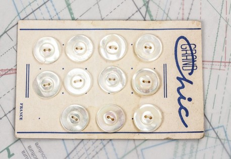 bouton en nacre, 1 plaque 11 boutons