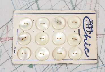 bouton en nacre, 1 plaque 12 boutons