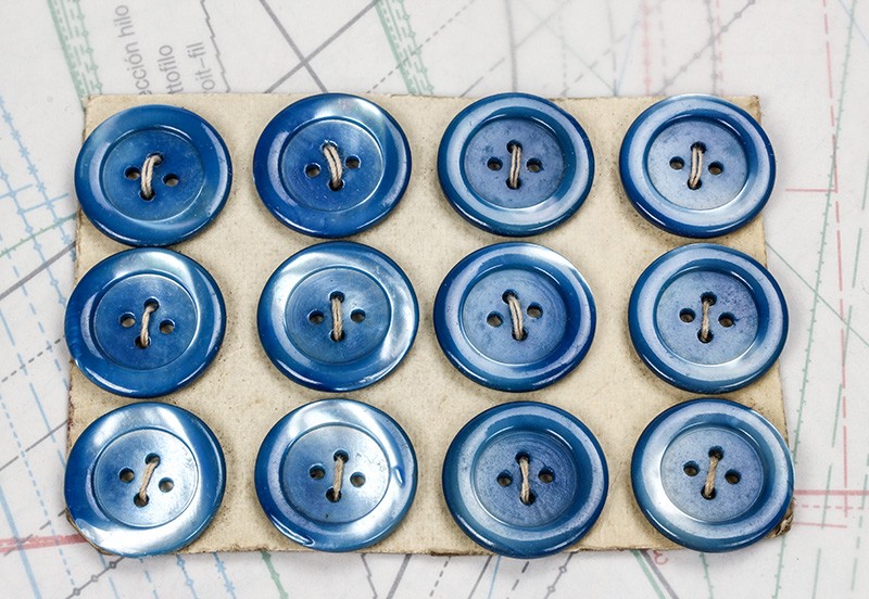 Lot De 12 Boutons En Nacre Véritable – 11 Mm, 2 Trous, Arrondis, Gris – Occasion, Parfait Pour L'artisanat