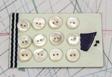 bouton en nacre, 1 plaque 12 boutons