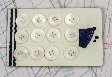bouton en nacre, 1 plaque 12 boutons
