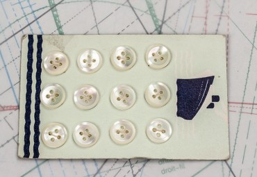 bouton en nacre, 1 plaque 12 boutons