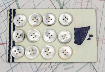 bouton en nacre, 1 plaque 12 boutons