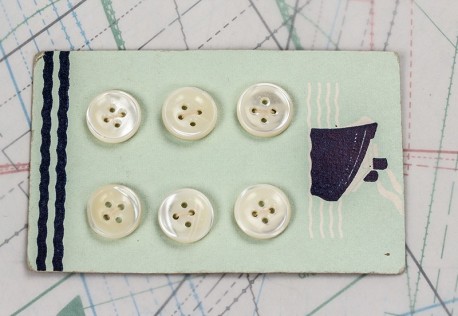 bouton en nacre, 1 plaque 6 boutons