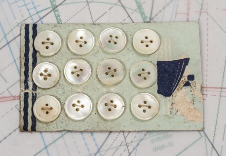 bouton en nacre, 1 plaque 12 boutons