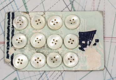 bouton en nacre, 1 plaque 12 boutons