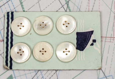 bouton en nacre, 1 plaque 6 boutons