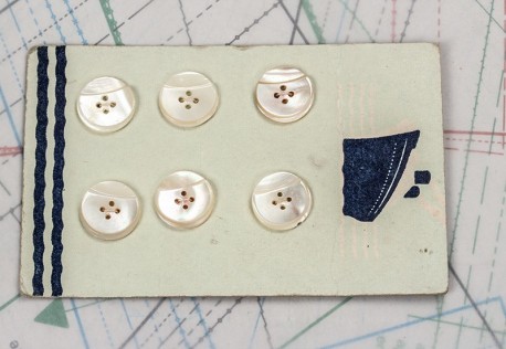 bouton en nacre, 1 plaque 6 boutons