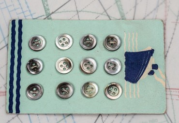 bouton en nacre, 1 plaque 12 boutons