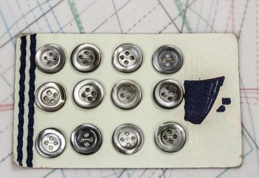 bouton en nacre, 1 plaque 12 boutons