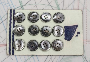 bouton en nacre, 1 plaque 12 boutons