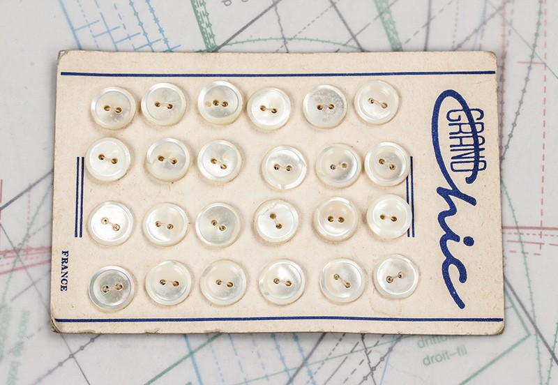 Lot De 24 Boutons En Nacre - Diamètre 1,4 Cm - Neuf Pour Couture Et Customisation