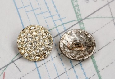 bouton en strass