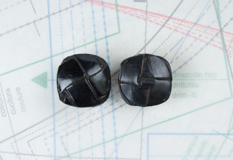 bouton en cuir