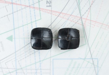 bouton en cuir