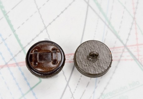 bouton en cuir