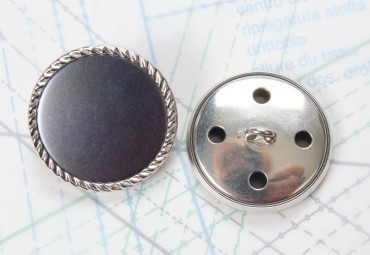 Bouton en métal argenté gris estampé boucle oméga