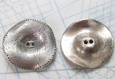 Bouton en métal argenté 2 trous