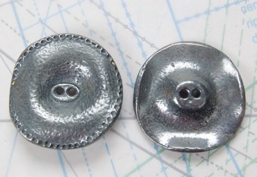 Bouton en métal argenté gris 2 trous