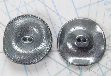 Bouton en métal argenté gris 2 trous