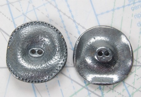 Bouton en métal argenté gris 2 trous