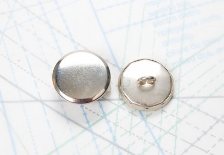 Bouton en métal argenté estampé boucle oméga