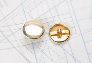 Bouton en métal doré brillant estampé boucle oméga soudée