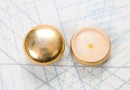 Bouton en métal doré brillant estampé attache en U moulée