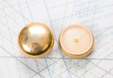 Bouton en métal doré brillant estampé attache en U moulée