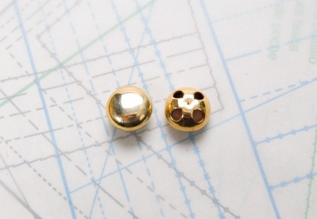 Bouton en métal doré brillant estampé 4 trous