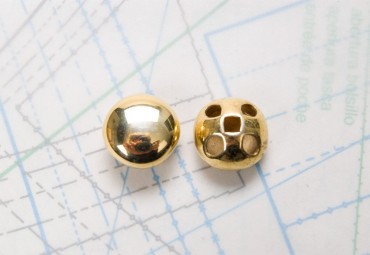 Bouton en métal doré brillant estampé 4 trous