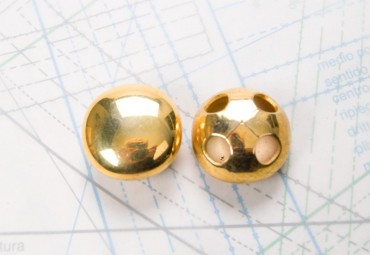 Bouton en métal doré brillant estampé 4 trous