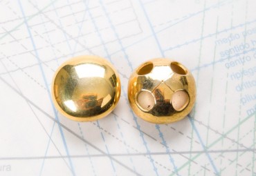 Bouton en métal doré brillant estampé 4 trous