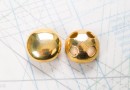 Bouton en métal doré brillant estampé 4 trous