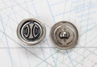 Bouton en métal argenté moulé boucle moulée