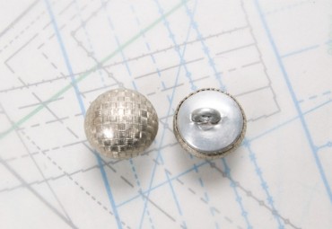 Bouton en métal argenté estampé boucle en U insérée